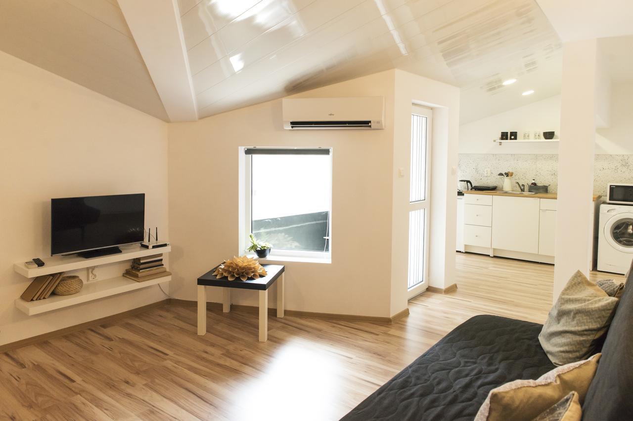 Balabanov White Apartment Varna Exterior photo